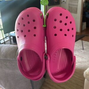 Pink crocs size 8 women’s 6 men’s